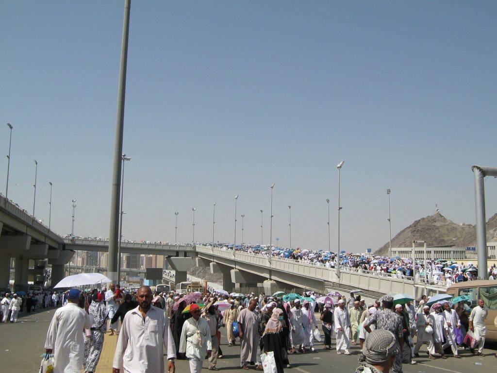 “Hajj 2025: AI-powered GPS tracking and QR code guidance”