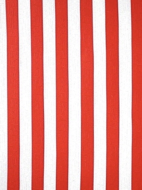 a white-and-red striped Yemeni cloth